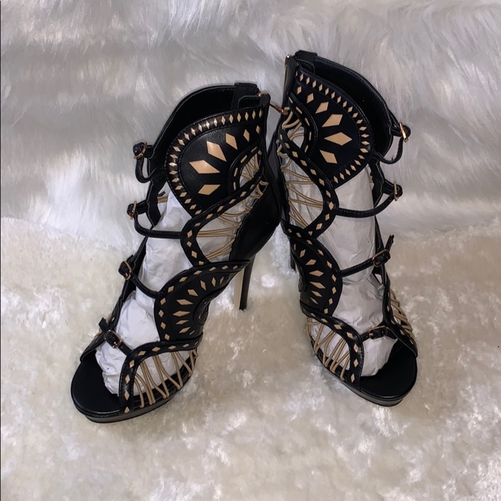 💰💰Scene Caged Platform Sandals💰💰